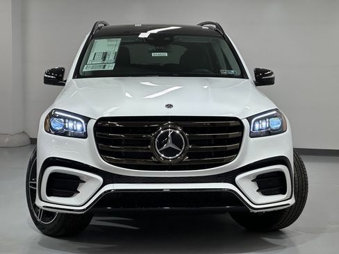 New 2026 Mercedes-Benz GLS 450 4MATIC image 3