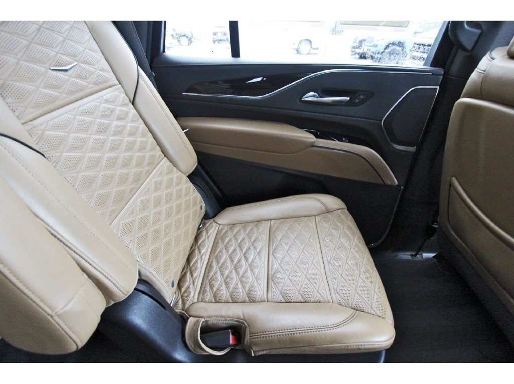 Used 2022 Cadillac Escalade Premium Luxury w/ Performance Package RWD image 11