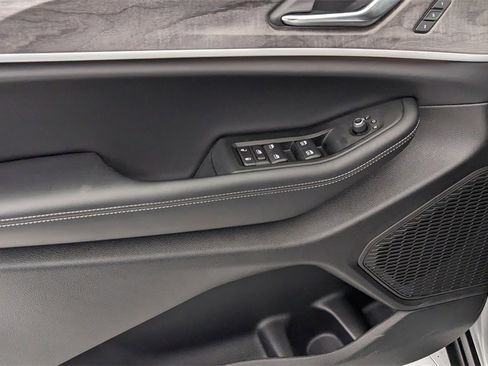 Used 2025 Jeep Grand Cherokee L Limited image 28