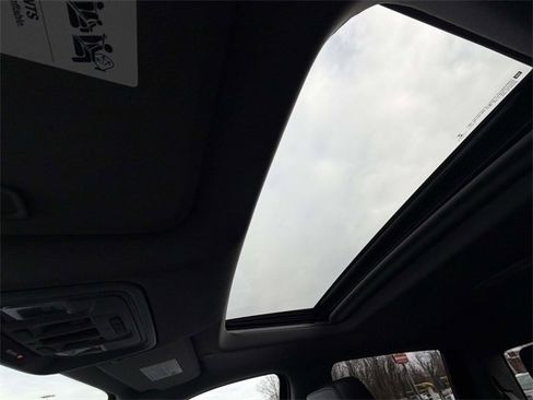 Used 2022 GMC Sierra 1500 SLT w/ SLT Premium Package image 16