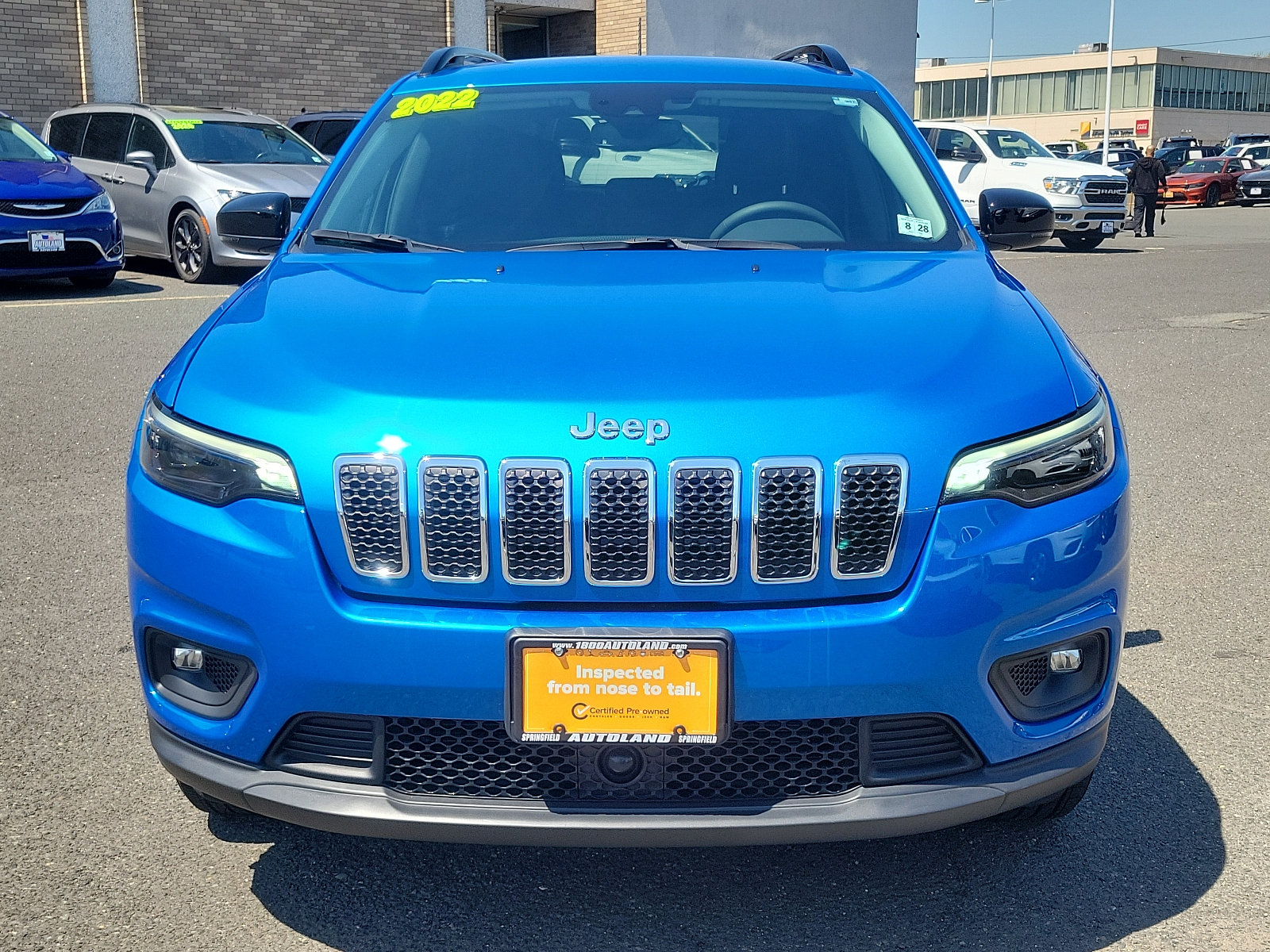 Used 2022 Jeep Cherokee Latitude Lux AWD/4WD image 2