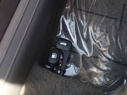 Used 2025 Hyundai Elantra SEL FWD image 14