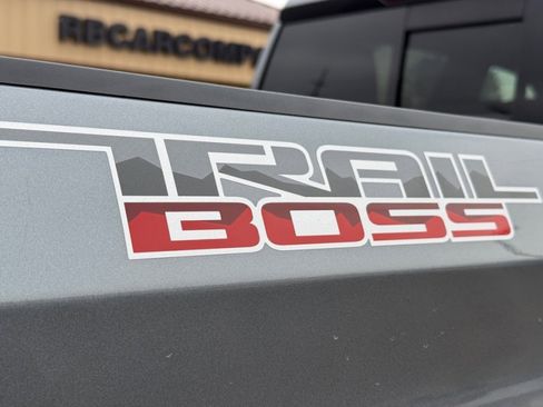 Used 2022 Chevrolet Silverado 1500 LT Trail Boss w/ LT Trail Boss Premium Package image 39
