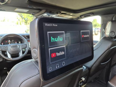 Used 2023 GMC Yukon Denali Ultimate w/ LPO, Floor Liner Package AWD/4WD image 19