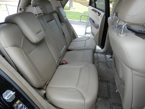 Used 2015 Mercedes-Benz ML 350 4MATIC image 45