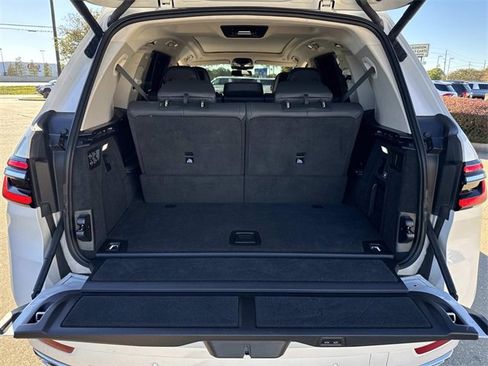 Used 2023 BMW X7 xDrive40i image 13