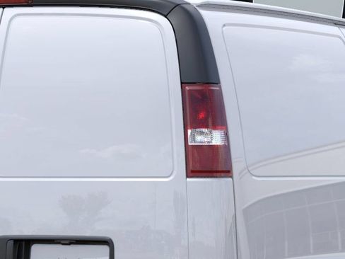 New 2026 GMC Savana 2500 w/ Driver Convenience Package RWD image 10