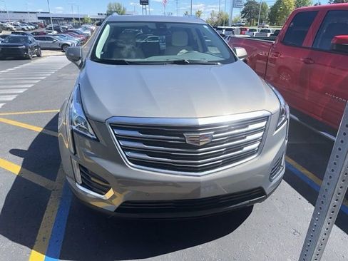 Used 2018 Cadillac XT5 Luxury w/ Driver Awareness Package AWD/4WD image 3