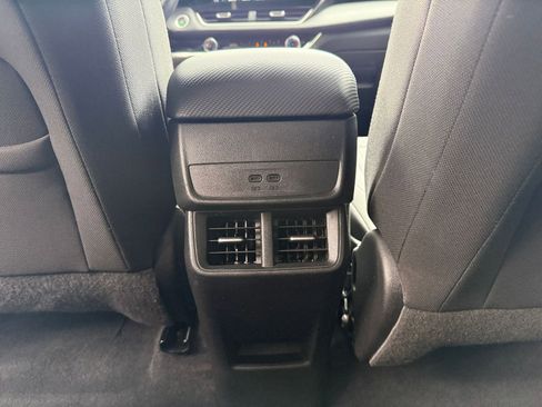 Used 2025 Chevrolet Equinox LT FWD image 22