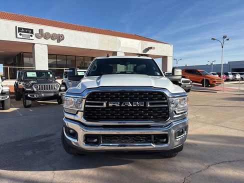 Used 2024 RAM 2500 Big Horn AWD/4WD image 2