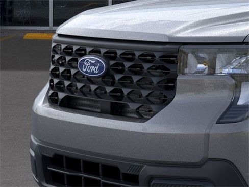 New 2025 Ford Maverick XL image 18