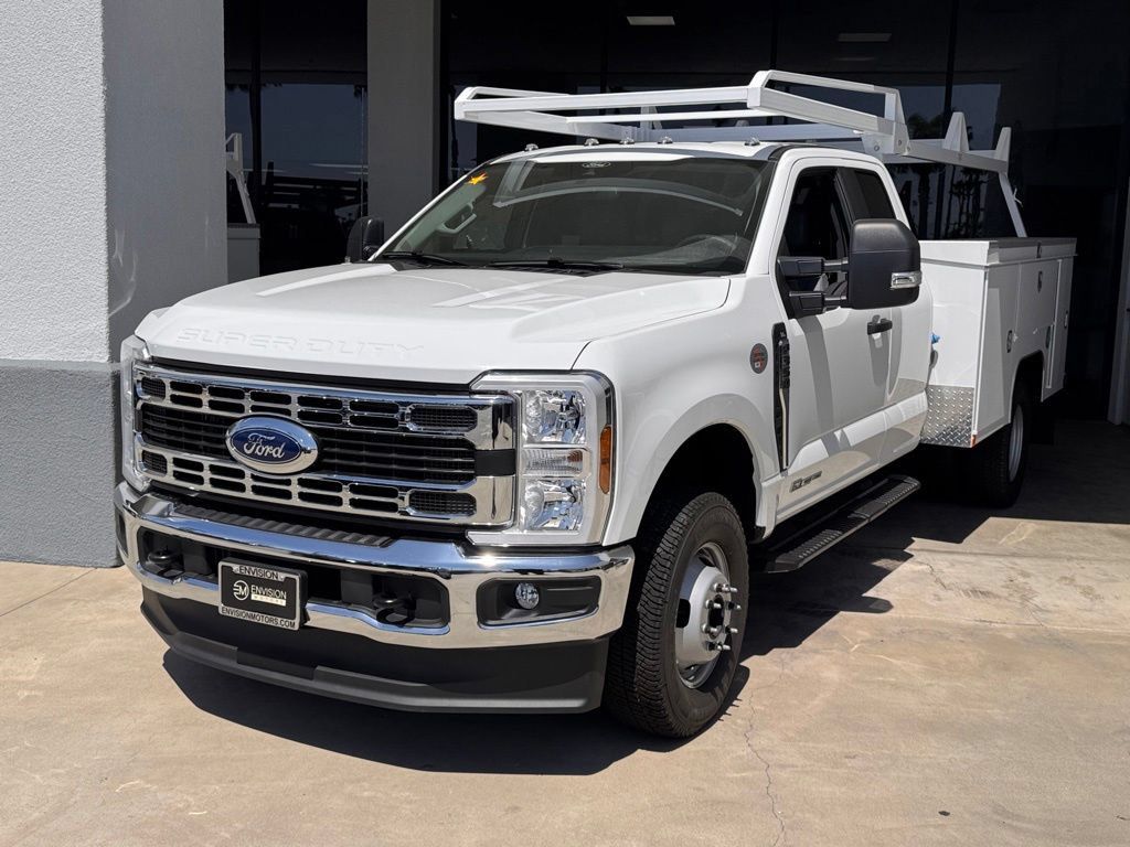 New 2025 Ford F350 XL w/ XL Chrome Package AWD/4WD image 7