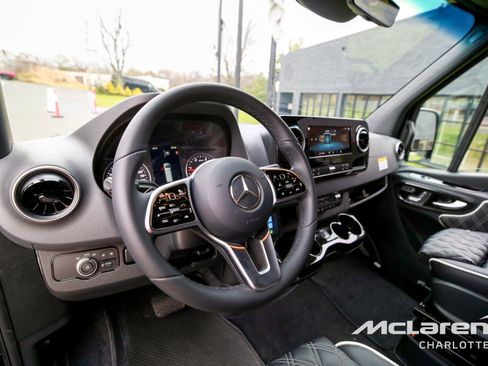 New 2024 Mercedes-Benz Sprinter 3500 image 12