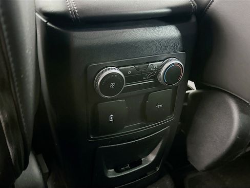 Used 2022 Ford Explorer XLT w/ Equipment Group 202A image 27