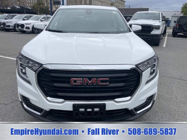 Used 2024 GMC Terrain SLE FWD image 10