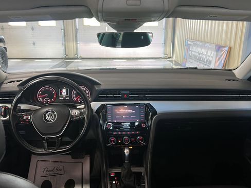 Used 2020 Volkswagen Passat 2.0T SE FWD image 27