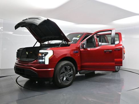 Used 2024 Ford F150 Lightning XLT image 46