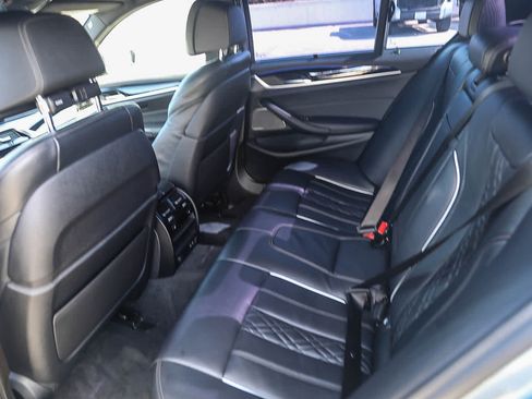 Used 2021 BMW M550i xDrive w/ Executive Package AWD/4WD image 18