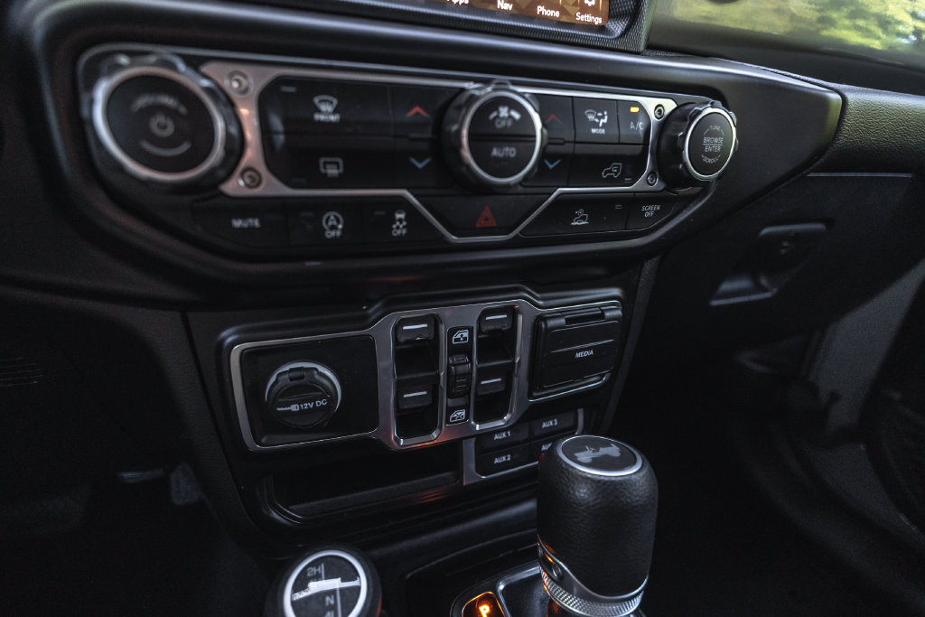 Used 2021 Jeep Wrangler Unlimited Sahara AWD/4WD image 14