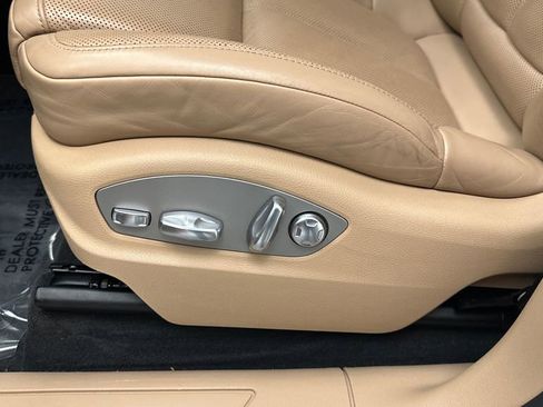 Used 2021 Porsche Macan AWD/4WD image 18