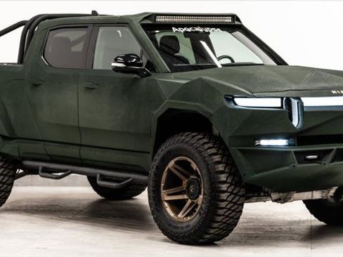 Used 2022 Rivian R1T Adventure image 4