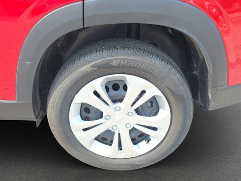 Used 2026 Chevrolet Trax LS FWD image 5