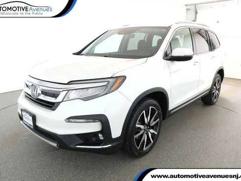 Used 2022 Honda Pilot Touring image 1