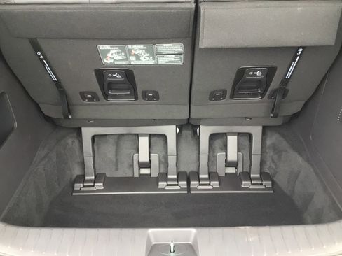 New 2026 Kia Carnival EX image 18