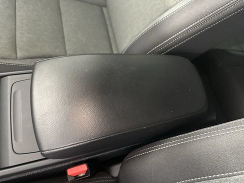 Used 2024 Volvo XC40 B5 Core AWD/4WD image 21