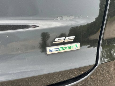 Used 2019 Ford Fusion SE w/ Equipment Group 151A FWD image 4