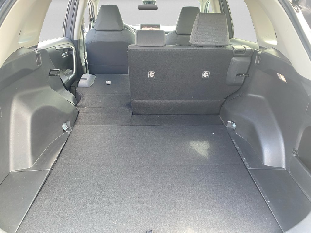 Used 2024 Toyota RAV4 XLE w/ Convenience Package FWD image 26