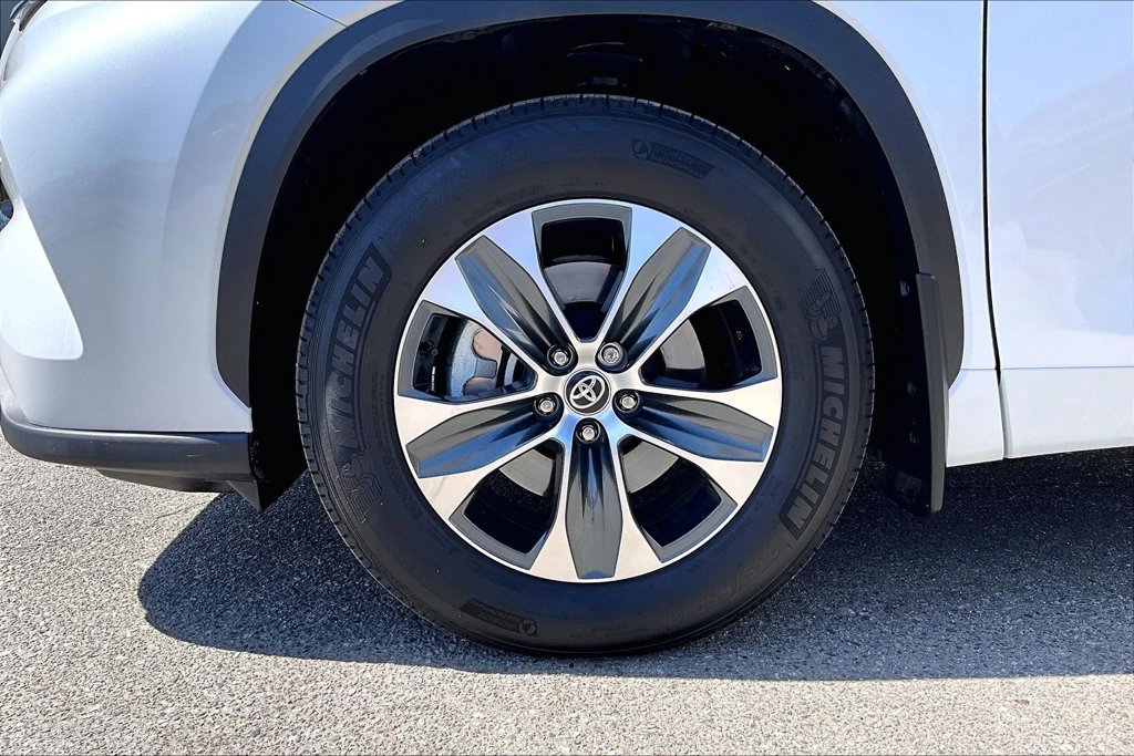Certified 2026 Toyota Highlander XLE AWD/4WD image 35