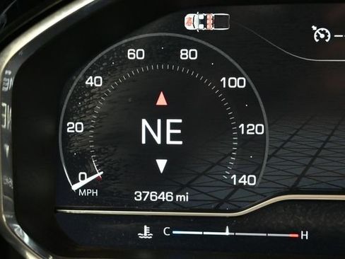 Used 2025 GMC Sierra 1500 SLT AWD/4WD image 13