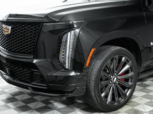 Used 2025 Cadillac Escalade V w/ LPO, Floor Liner Package AWD/4WD image 61