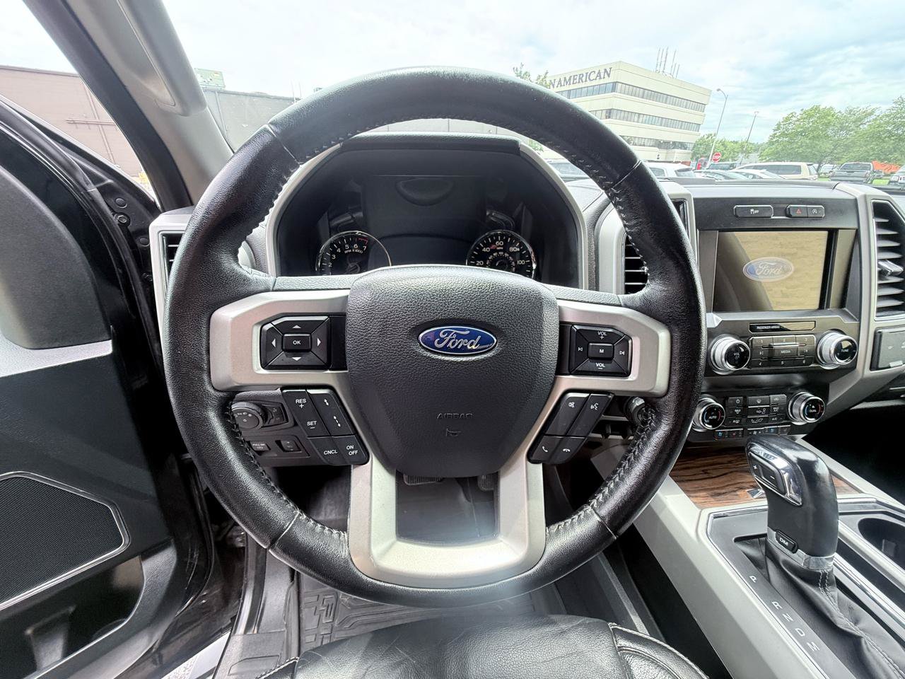 Used 2019 Ford F150 Lariat w/ Equipment Group 502A Luxury AWD/4WD image 14
