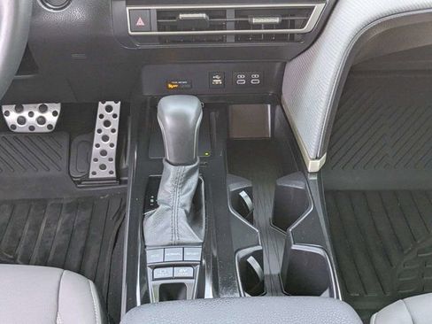 Used 2025 Toyota Camry SE FWD image 18