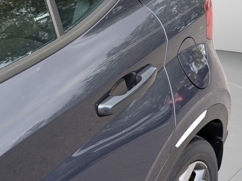 Used 2023 Hyundai Venue Limited image 17