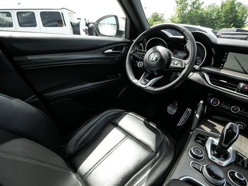 Used 2023 Alfa Romeo Stelvio Ti AWD/4WD image 44