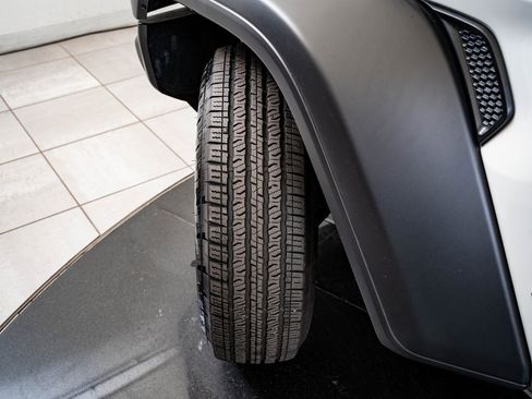 Used 2025 Jeep Wrangler Sport image 44