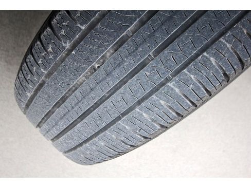 Used 2022 Ford Explorer XLT w/ Equipment Group 202A image 31