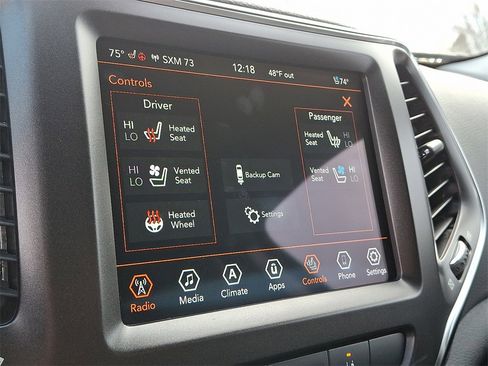 Used 2021 Jeep Cherokee Trailhawk w/ Technology Group image 18