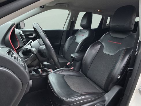 Used 2020 Jeep Compass Trailhawk AWD/4WD image 13