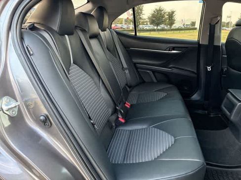 Used 2021 Toyota Camry SE w/ Convenience Package FWD image 14