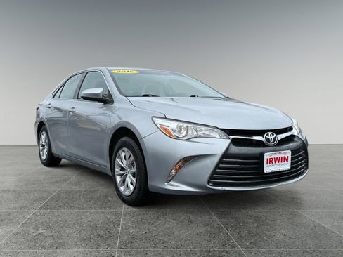 Used 2016 Toyota Camry LE FWD image 7
