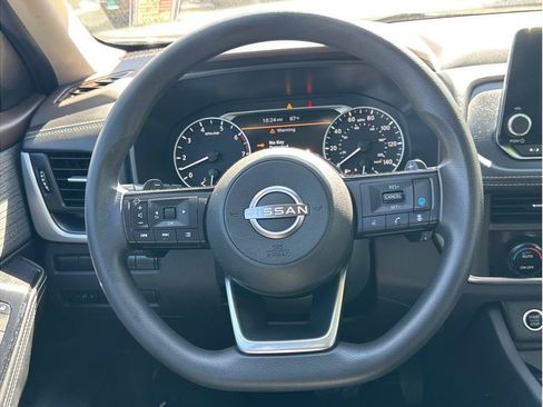 Used 2023 Nissan Rogue SV AWD/4WD image 16