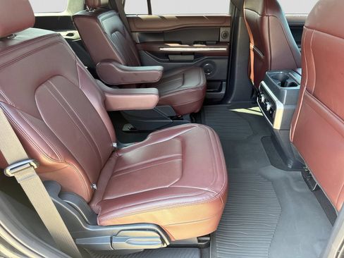 Used 2024 Ford Expedition Limited AWD/4WD image 25