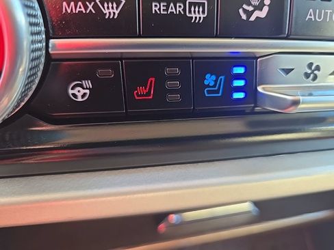 Used 2024 Ford Expedition Max Limited AWD/4WD image 20
