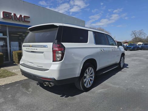 Used 2024 Chevrolet Suburban Premier image 3