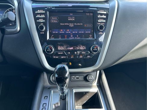 Used 2020 Nissan Murano SL w/ Moonroof Package FWD image 16