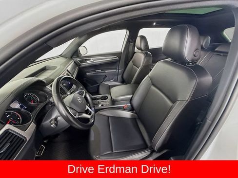 Used 2020 Volkswagen Atlas Cross Sport SE w/ Panoramic Sunroof Package FWD image 5
